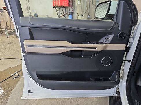 Used 2022 Ford Expedition XLT RWD image 27