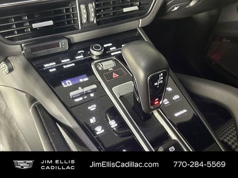 Used 2022 Porsche Cayenne Turbo S image 25