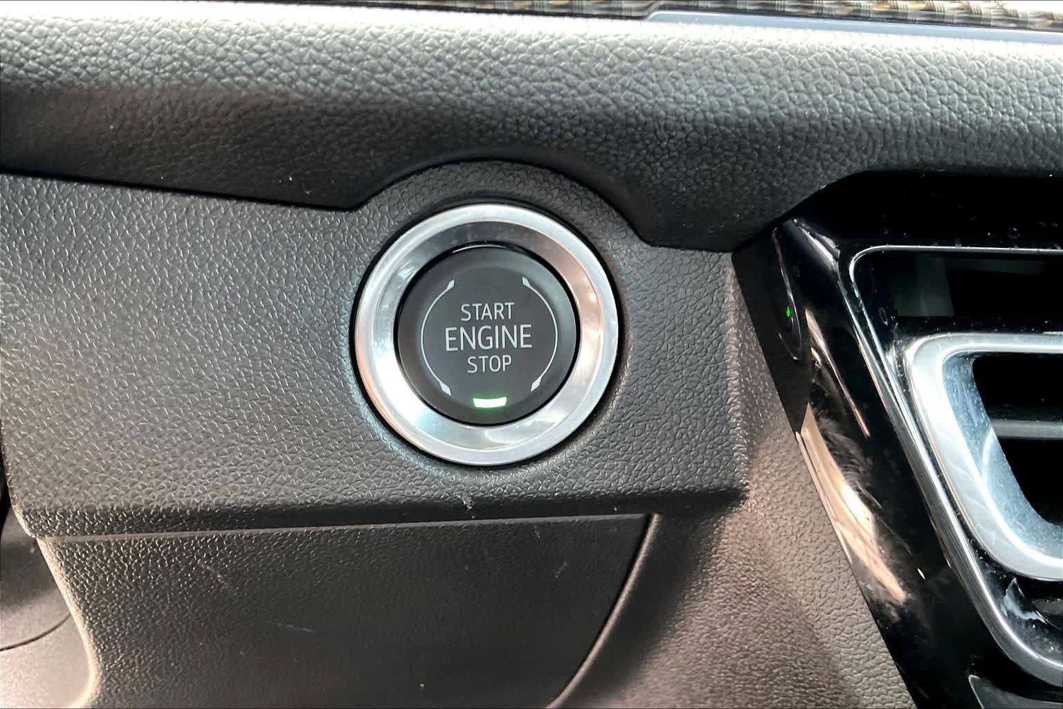 Used 2026 Chevrolet Traverse High Country FWD image 33
