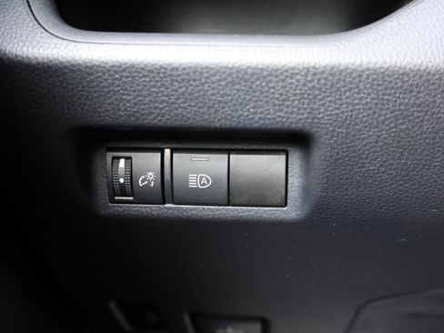 Used 2025 Toyota RAV4 LE AWD/4WD image 29