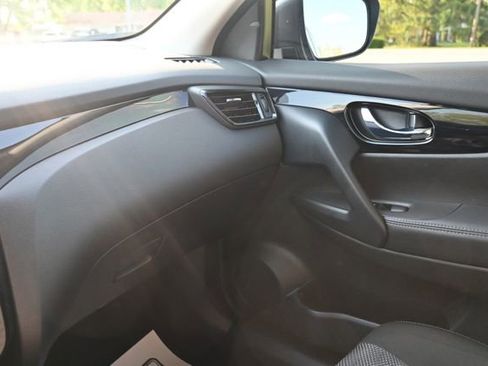 Used 2021 Nissan Rogue Sport SV AWD/4WD image 27