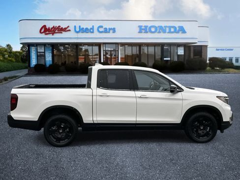 Used 2025 Honda Ridgeline Black Edition image 6
