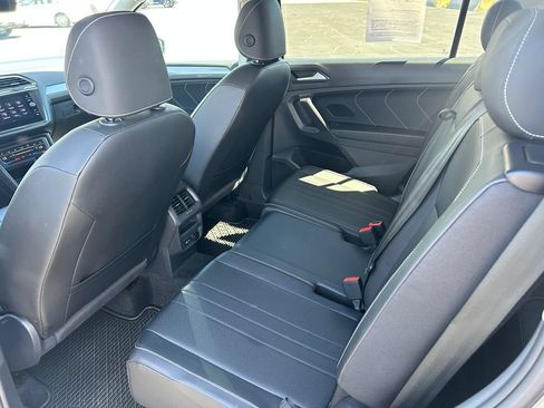 Used 2023 Volkswagen Tiguan SE FWD image 31
