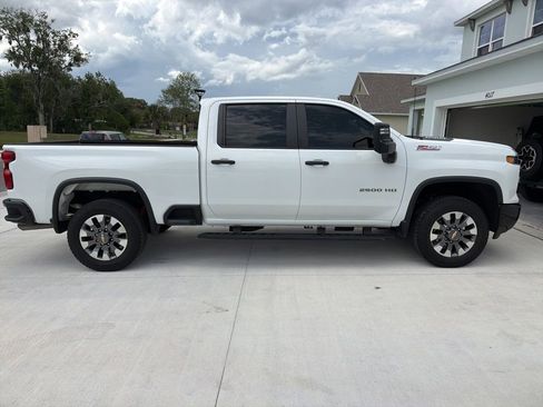 Used 2024 Chevrolet Silverado 2500 Custom w/ Custom Convenience Package AWD/4WD image 8