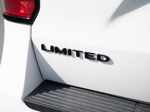 Used 2021 Ford Expedition Max Limited image 13