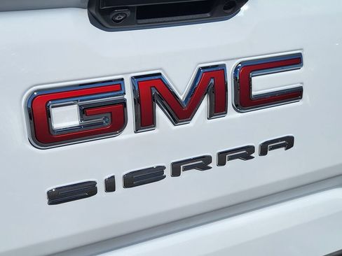 Used 2024 GMC Sierra 1500 Pro w/ Trailering Package image 8