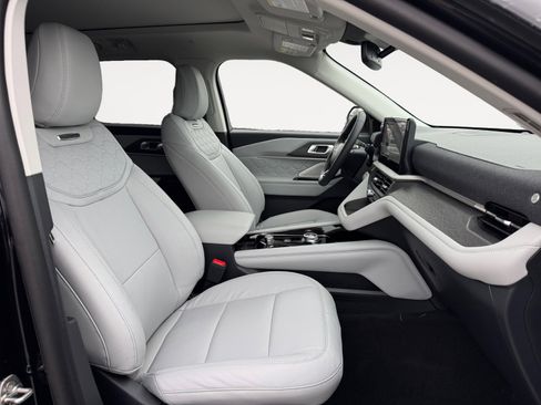 New 2026 Ford Explorer Platinum image 17