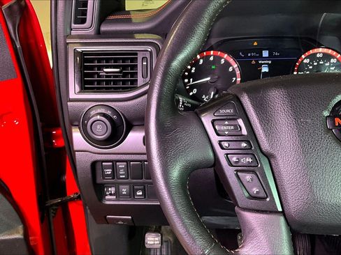 Used 2021 Nissan Titan PRO-4X w/ Pro-4x Convenience Package AWD/4WD image 13