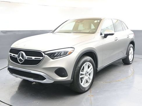 Used 2023 Mercedes-Benz GLC 300 4MATIC image 1