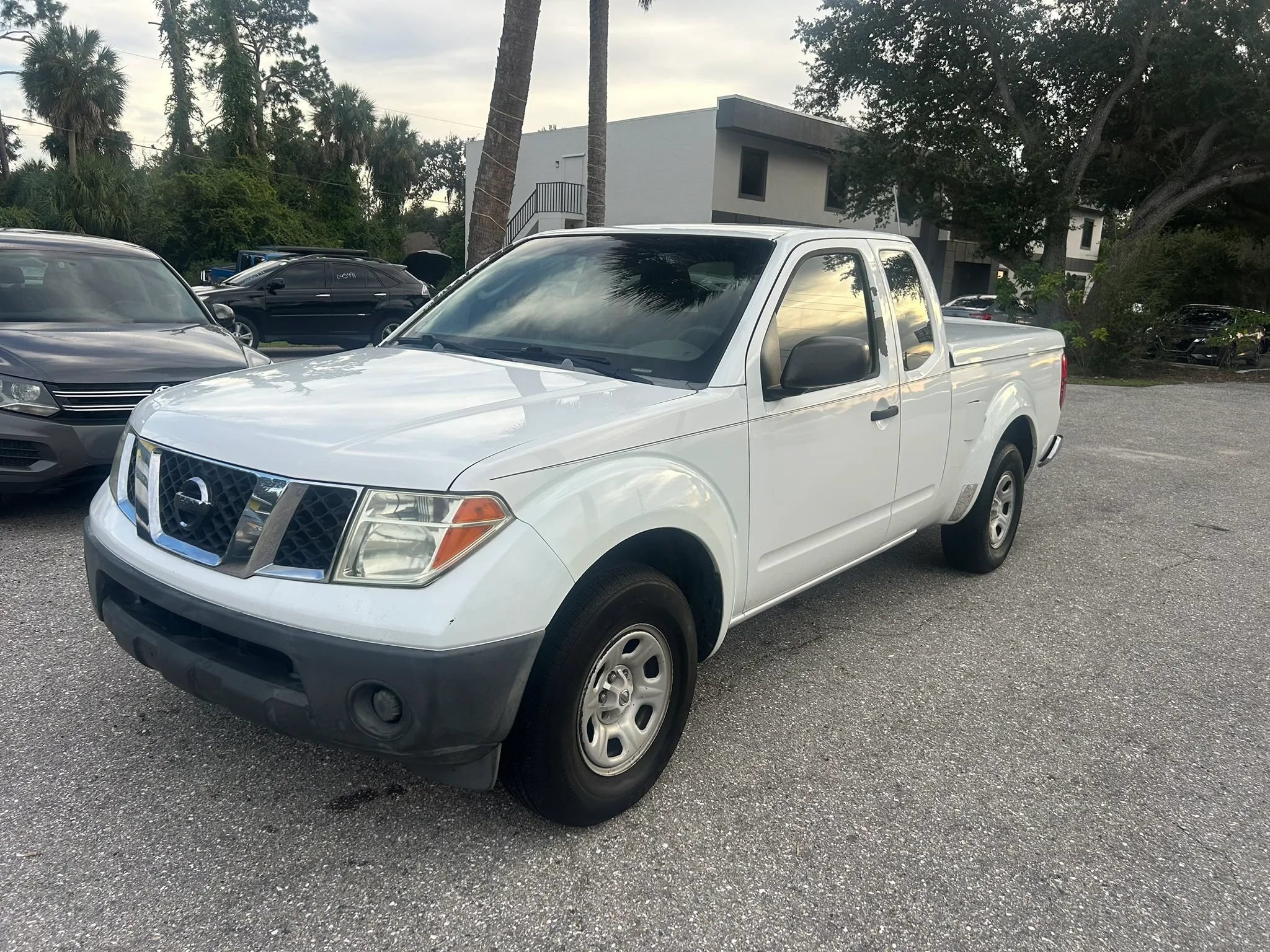Used 2007 Nissan Frontier XE w/ Preferred Pkg RWD image 3