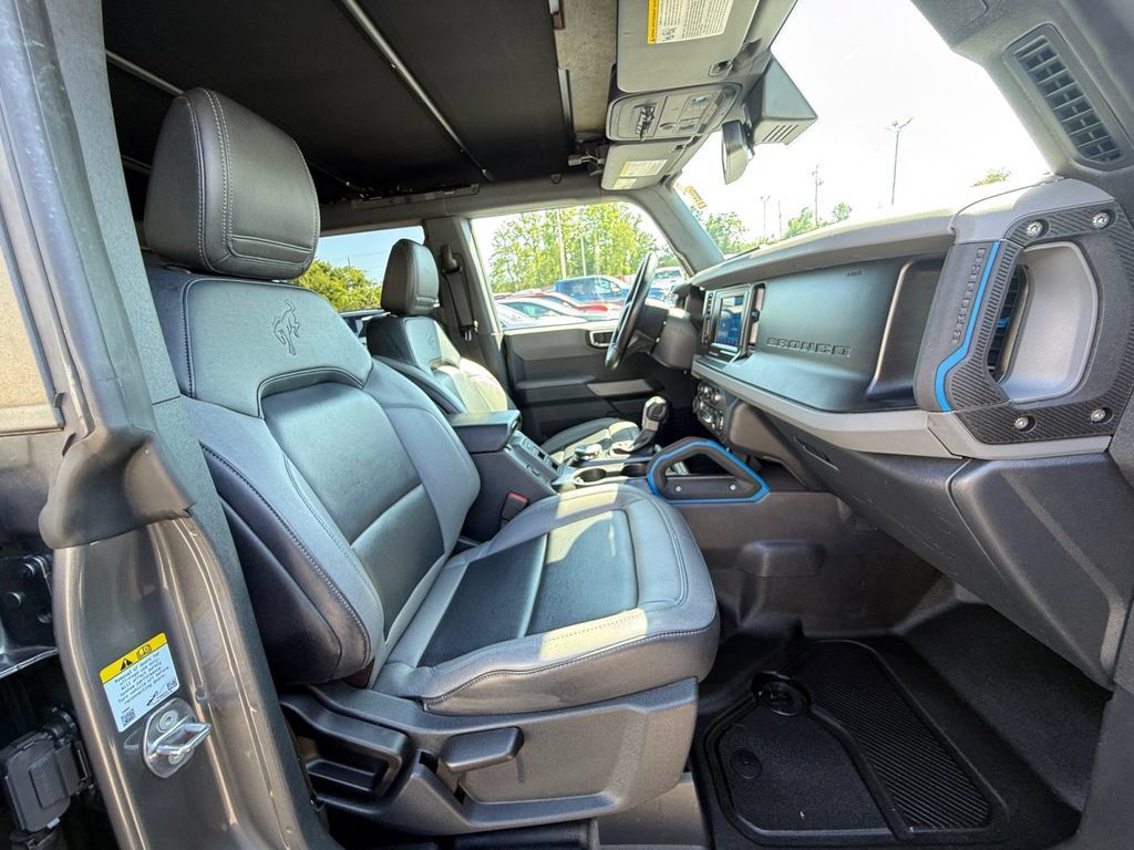 Used 2022 Ford Bronco Black Diamond w/ Sasquatch Package AWD/4WD image 26