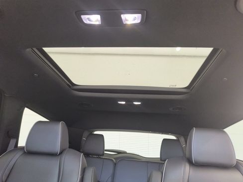 Used 2023 Buick Enclave Avenir w/ Avenir Technology Package AWD/4WD image 49