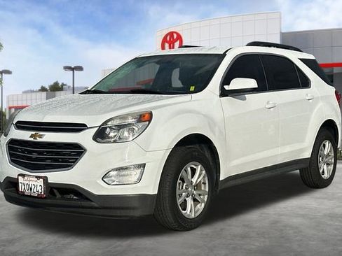 Used 2017 Chevrolet Equinox LT w/ Convenience Package image 3