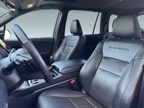 Used 2025 Honda Passport Black Edition image 22