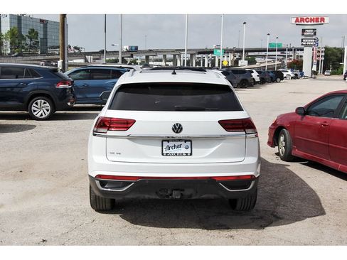 Used 2022 Volkswagen Atlas Cross Sport SE FWD image 6