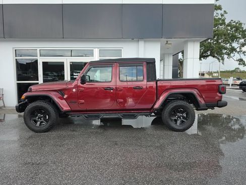 Used 2021 Jeep Gladiator Sport AWD/4WD image 4