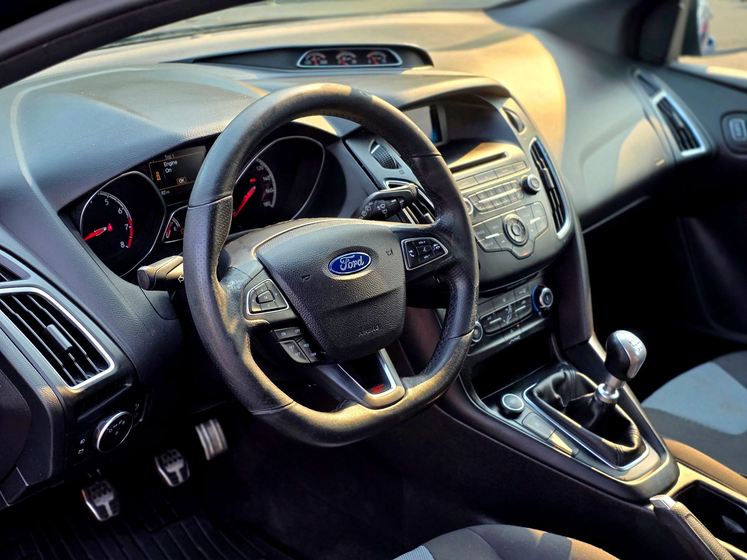 Used 2016 Ford Focus ST FWD image 11