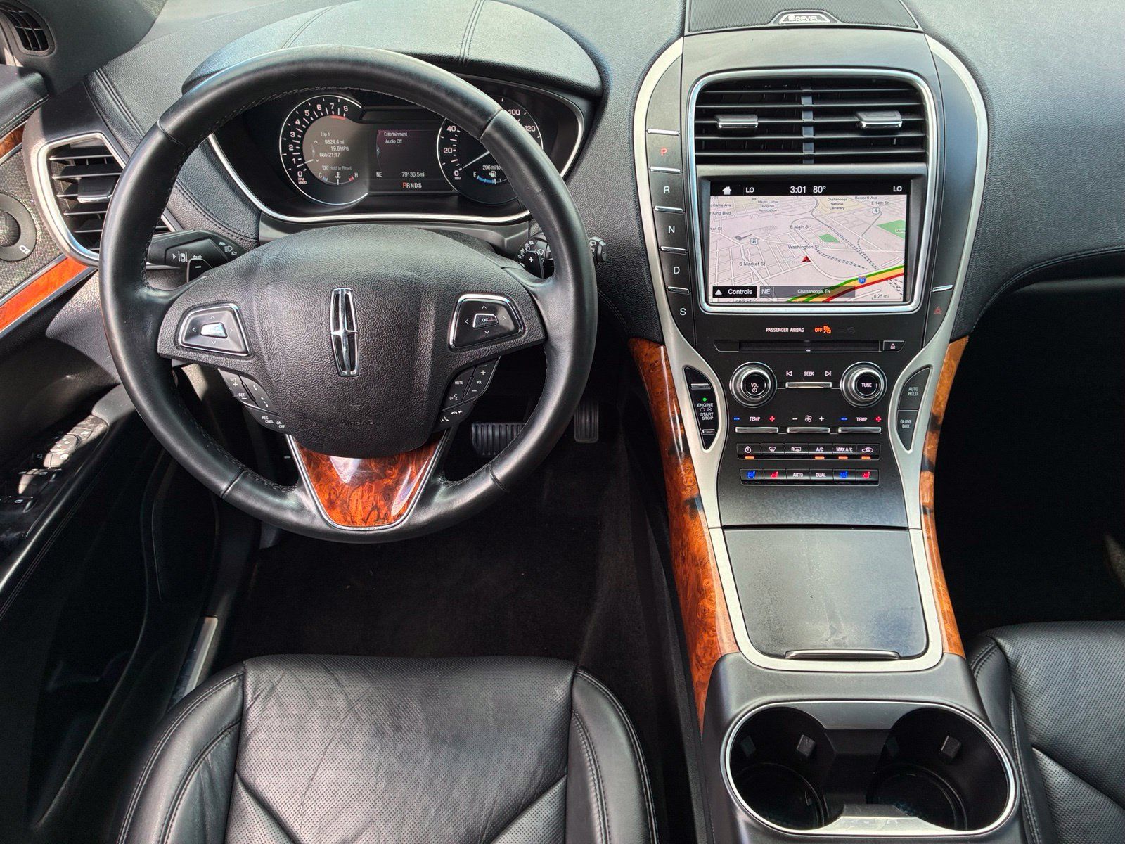 Used 2017 Lincoln MKX Reserve w/ Driver Assistance Package FWD image 18