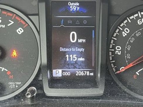 Used 2023 Toyota Tacoma SR image 14