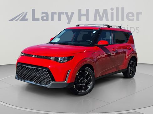 Used 2025 Kia Soul EX FWD image 1