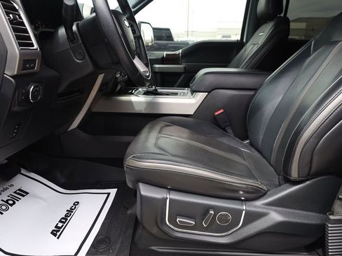 Used 2015 Ford F150 Platinum w/ Equipment Group 701A Luxury image 11