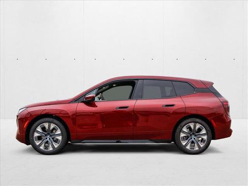 Used 2026 BMW iX xDrive45 w/ Premium Package image 8
