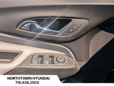 Used 2020 Chevrolet Equinox LS FWD image 26