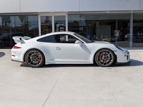 Certified 2015 Porsche 911 GT3 image 8