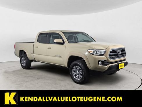 Used 2017 Toyota Tacoma SR5 w/ Tow Package AWD/4WD image 3