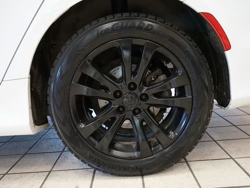 Used 2015 Chrysler 200 Limited w/ Convenience Group FWD image 48