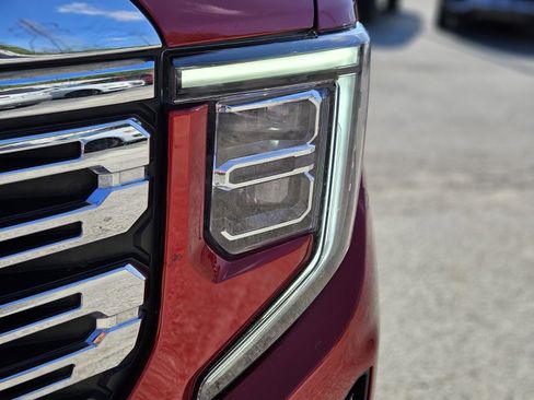 Used 2024 GMC Sierra 1500 Denali image 12