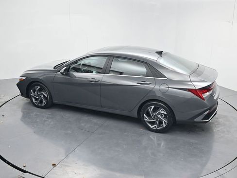 Used 2025 Hyundai Elantra SEL image 46