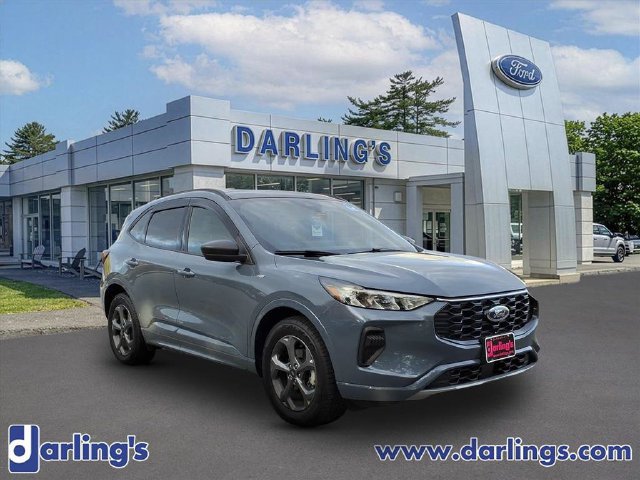 Used 2023 Ford Escape ST-Line w/ Tech Pack #1 AWD/4WD image 3