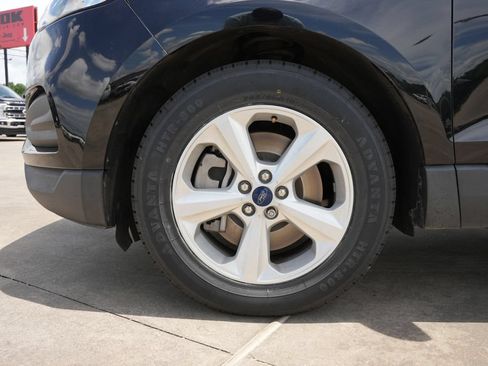 Used 2021 Ford Edge SE FWD image 26