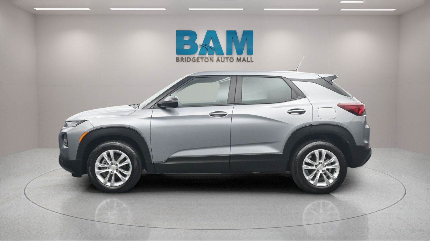 Used 2023 Chevrolet TrailBlazer LS FWD image 3