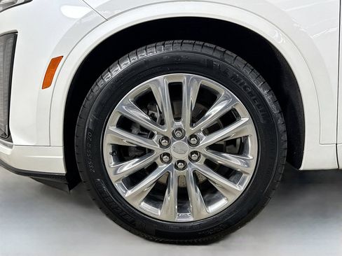 Used 2023 Cadillac XT6 Premium Luxury w/ LPO, Floor Liner Package AWD/4WD image 31