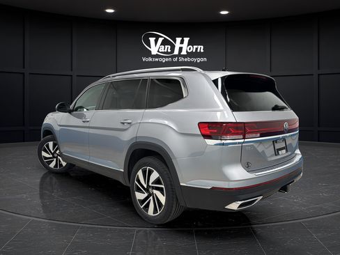 Used 2024 Volkswagen Atlas SEL AWD/4WD image 5