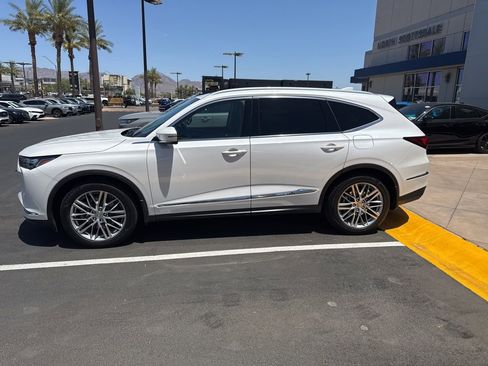 Used 2023 Acura MDX SH-AWD w/ Advance Package image 7