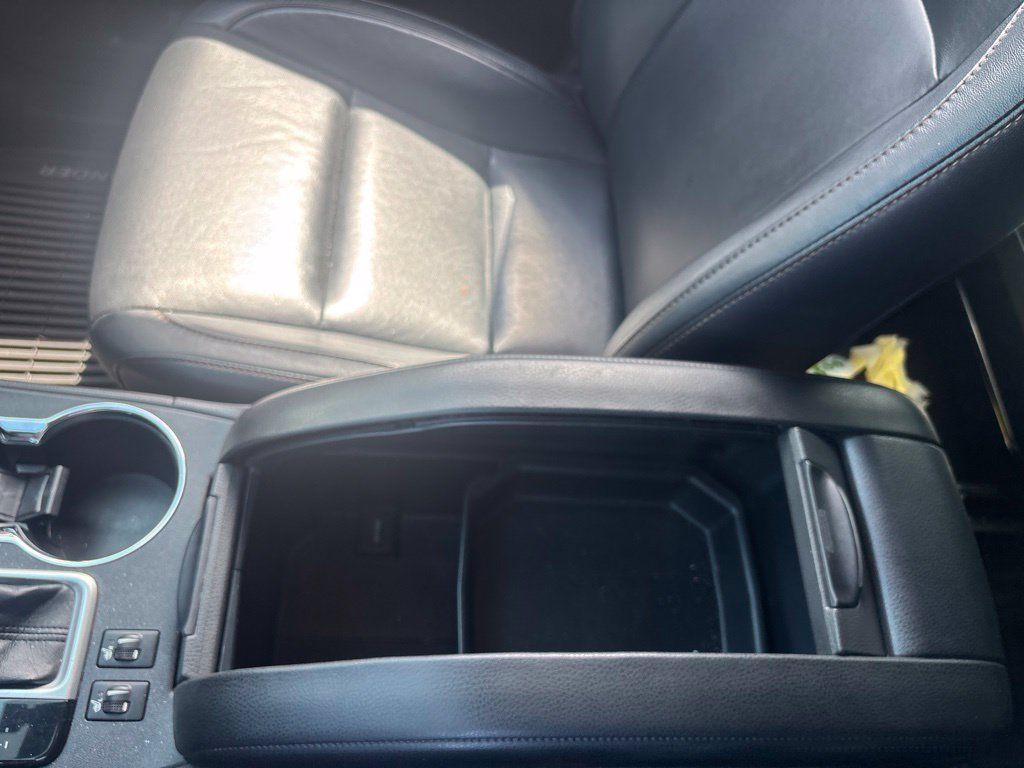 Used 2015 Toyota Highlander XLE FWD image 32