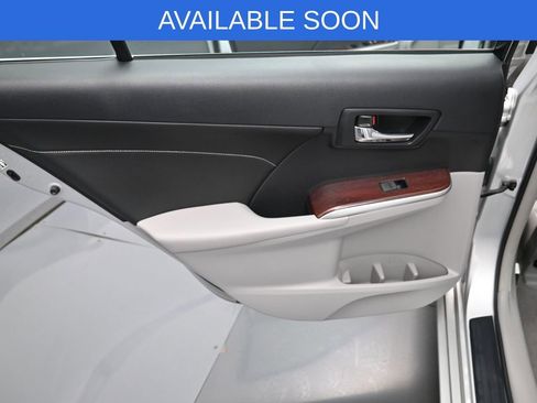 Used 2014 Toyota Camry XLE w/ Leather Package image 30