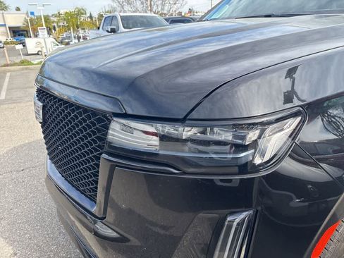 Used 2023 Cadillac Escalade ESV Sport w/ LPO, ONYX Package image 19