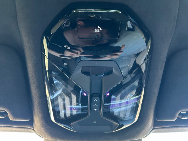 Used 2023 BMW i7 xDrive60 AWD/4WD image 31