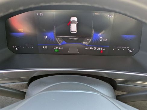 Used 2024 Volkswagen Tiguan SE R-Line image 6