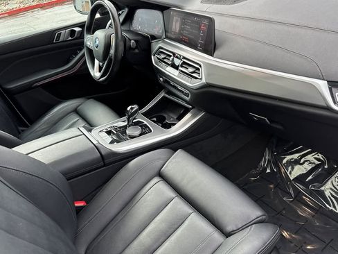 Used 2019 BMW X5 xDrive50i image 17