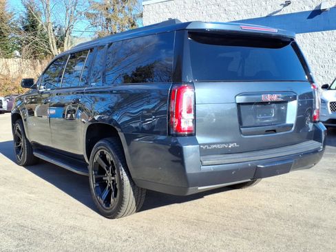 Used 2019 GMC Yukon XL SLT w/ Graphite Performance Edition image 5