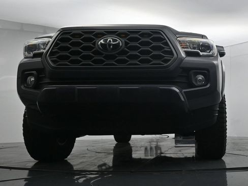 Used 2021 Toyota Tacoma TRD Sport AWD/4WD image 19