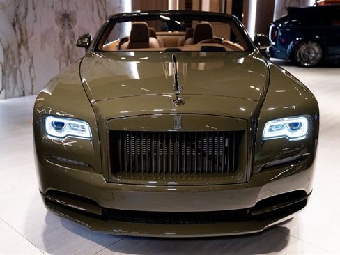 Used 2021 Rolls-Royce Dawn RWD image 26