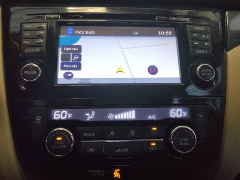 Used 2016 Nissan Rogue SL w/ SL Premium Package FWD image 25