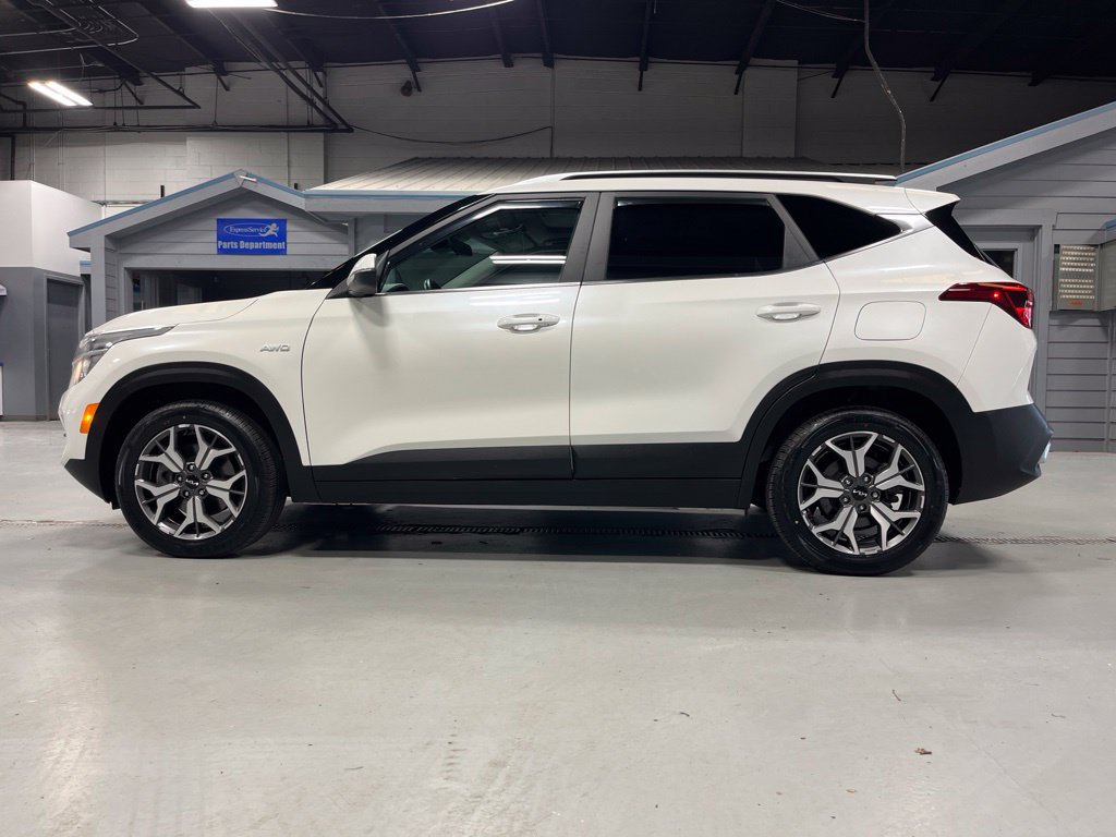 Used 2022 Kia Seltos EX AWD/4WD image 4
