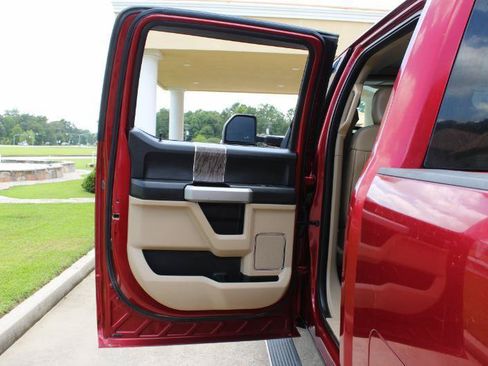 Used 2019 Ford F250 Lariat w/ Lariat Ultimate Package AWD/4WD image 29